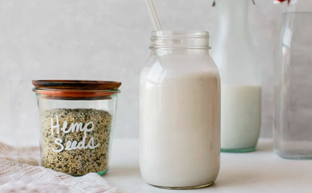 Баночка конопляного молока