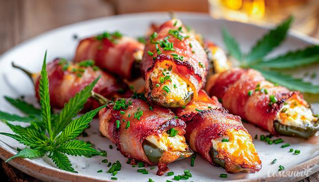 Фаршированные халапеньо в беконе с канна-маслом