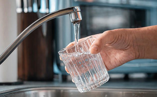 Как удалить хлор из воды перед поливом